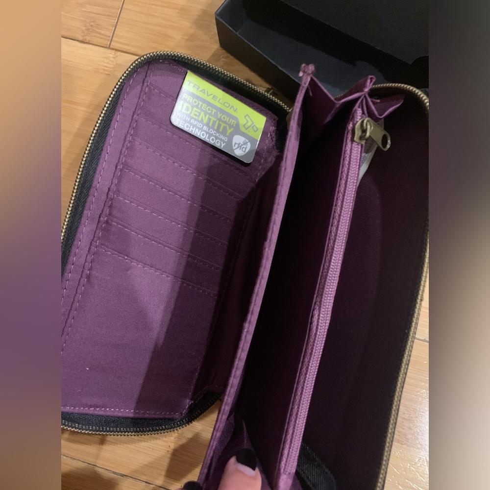 Travelon Wallet